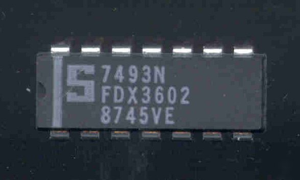 Signetics 7493N 4-bit binary counter ic