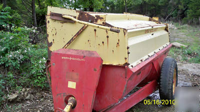 New holland barrel manure spreader