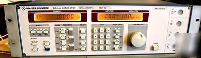 Rohde & schwarz SMY02 9 khz...2080 mhz signal generator