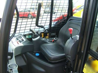 2010 jcb 1110 w 2-speed skid steer loader