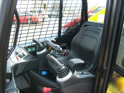 2010 jcb 1110 w 2-speed skid steer loader