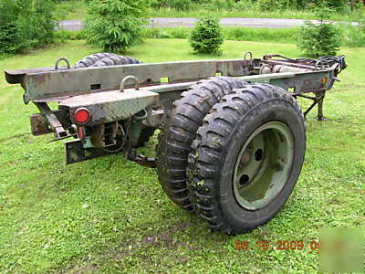Heavy duty military trailer assembly