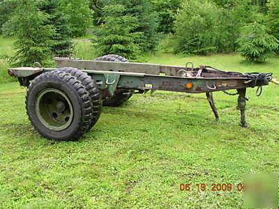Heavy duty military trailer assembly