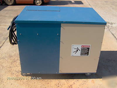Avtron resistive load bank m#K691 228AMPS @ 54VDC w/plc