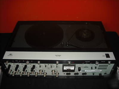 Bruel & kjaer 7006 portable tape recorder