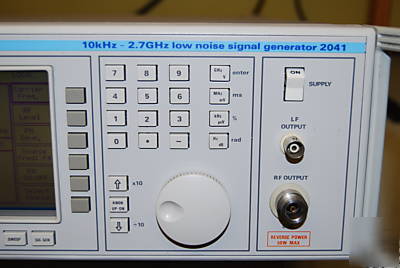 Marconi 2041 low noise signal generator