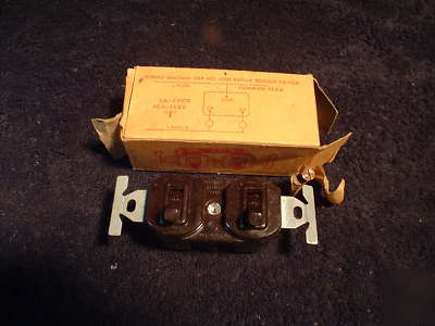 Vintage bakelite duplex toggle switch 2 single poles