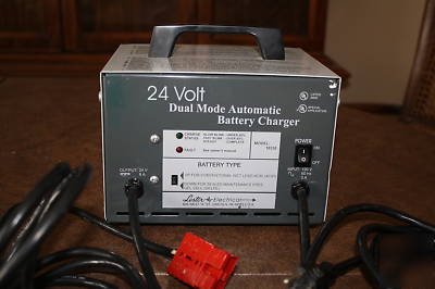 Lester 24VOLT/8A dual mode automatic battery charger