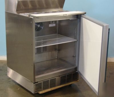 Silver king SKF2A refrigerated fountainette prep table