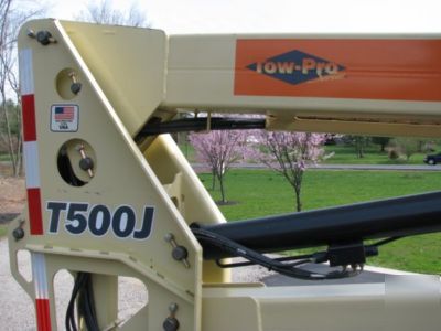 Jlg t-500 T500 gas trailer mounted boom lift towable