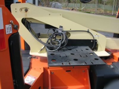 Jlg t-500 T500 gas trailer mounted boom lift towable