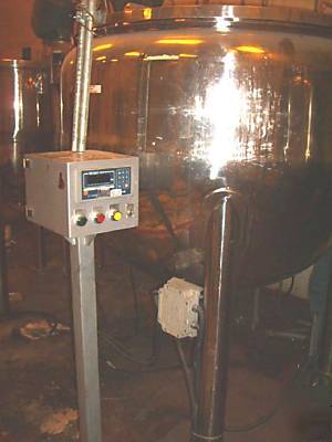 Chemical mixing tank double jacket 350 gal with scale 