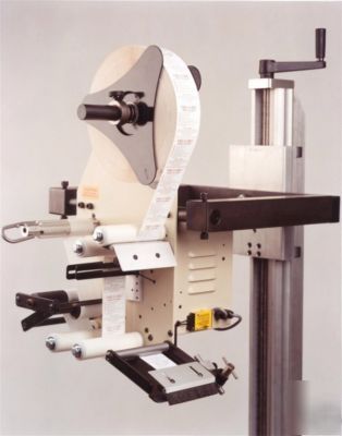 Labeling machine, labeler, box labeler, pressure label