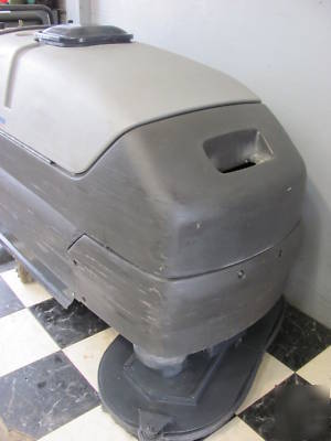 Nilfisk advance cmax 34 automatic floor scrubber