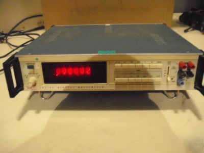 Fluke digital voltmeter model: 8375 a