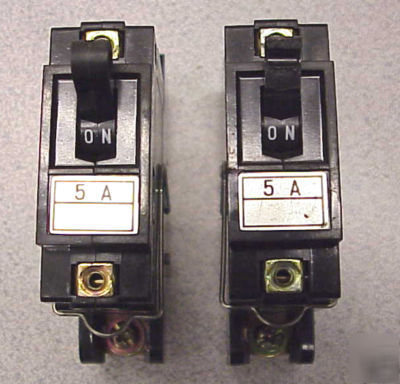 Idec izumi NRAN1100-5A-aa circuit breakers (2 pcs)
