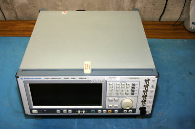 Rohde schwarz SMIQ03B rf generator with fading -loaded-