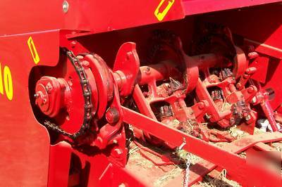 New holland 310 square baler