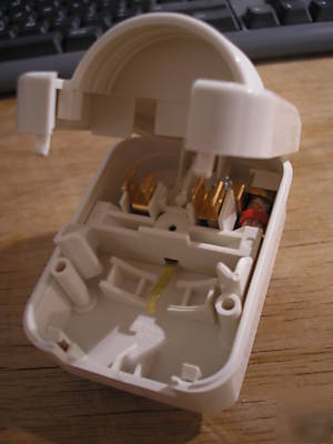 Schuko cee 7/4 7/7 plug to uk 3-pin converter plug 13A