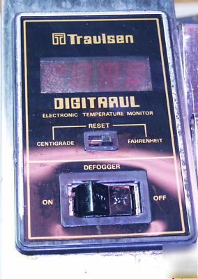 Traulsen restaurant single solid door reach in freezer