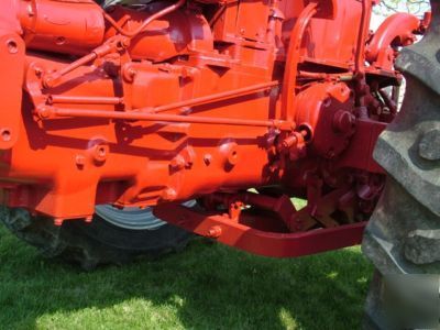 Farmall 300 fast hitch ih tractor.
