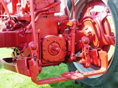 Farmall 300 fast hitch ih tractor.