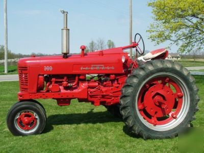 Farmall 300 fast hitch ih tractor.