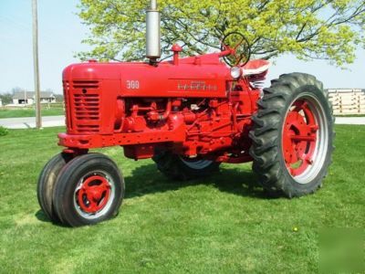 Farmall 300 fast hitch ih tractor.