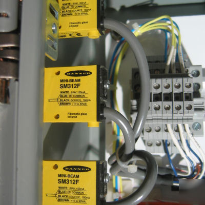 Ge fanuc 90-20 plc CPU211 in hoffman enclosure