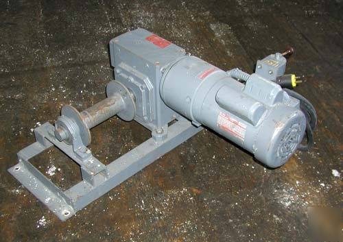 Harris cable winch 1500# capacity reverse and brake