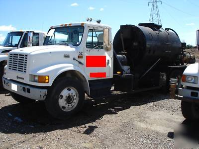 Sealcoat truck 1500 gallon tank