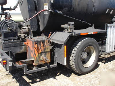 Sealcoat truck 1500 gallon tank
