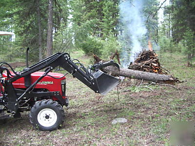Universal grapple for skidsteer or frontend loader 