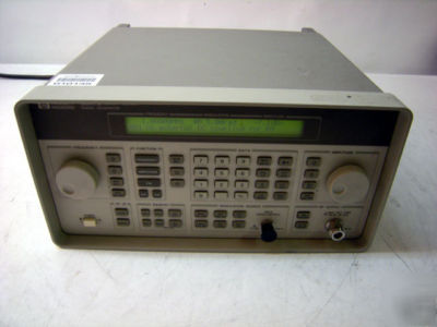 Hp 8647A signal generator - fresh calibration included
