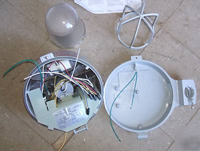 Cooper crousehinds outdoor light, VMVSJ150GP/480LX, 
