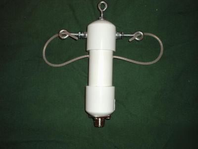Dipole center insulator. with so-239.