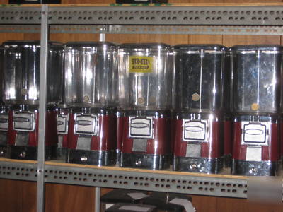 4 gumball bulk candy vending machines w locks and 1 key