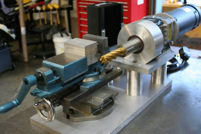 End mill type tubing notcher