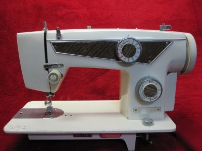 Heavy duty omega industrial strength sewing machine