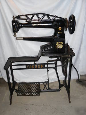 Industrial singer 29K60 with universal feed arm 