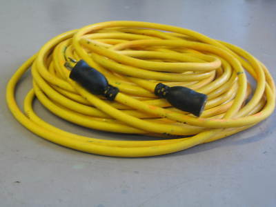 12/3 100' heavy duty twist lock extension cord 600V
