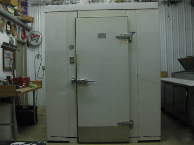Daeco 6' x 8' walk in cooler refrigerator w/ compressor