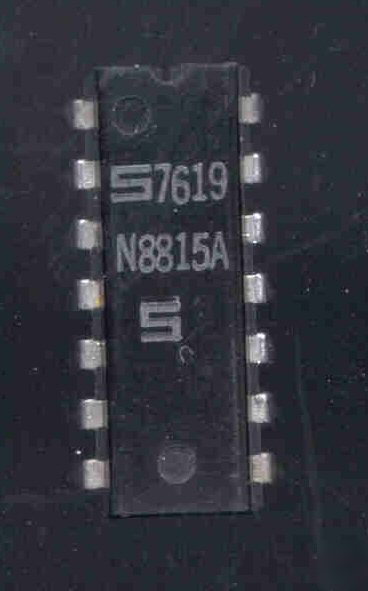 Signetics N8815A 4-input nor-function logic gate ic