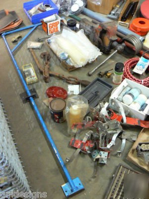 Rolling folding wire container w/commercial goods lot 