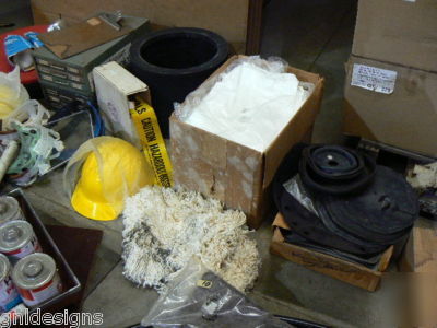 Rolling folding wire container w/commercial goods lot 