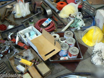 Rolling folding wire container w/commercial goods lot 