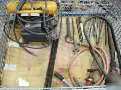 Rolling folding wire container w/commercial goods lot 