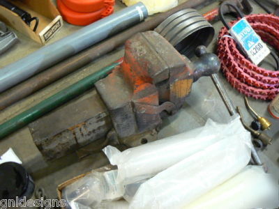 Rolling folding wire container w/commercial goods lot 