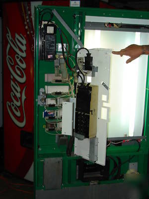 Vintage 7-up / antique soda pop machine game room ready