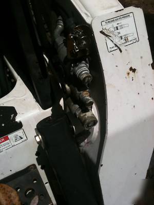 07 bobcat T300, hi flow, pwr bob tach, low hours, clean